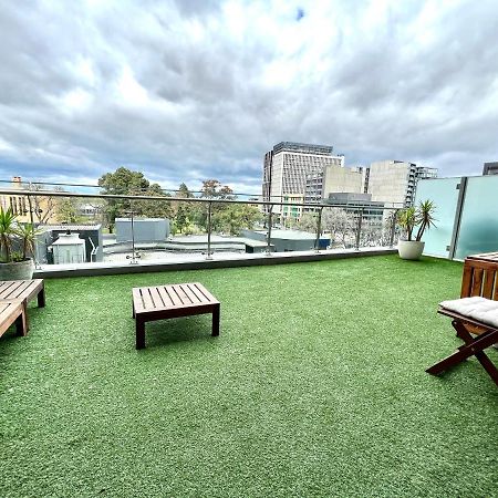 Readyset Apartments At Emerald Melbourne Exterior photo