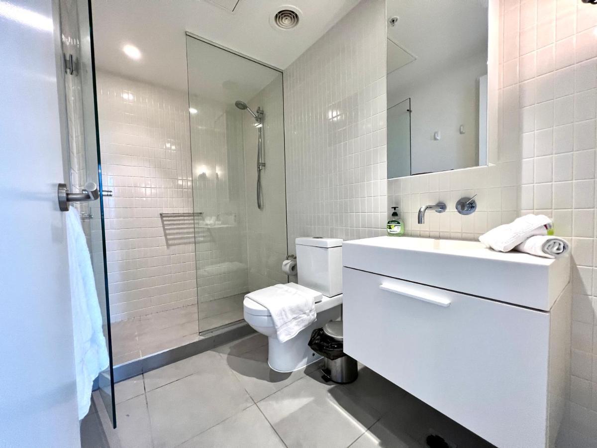 Readyset Apartments At Emerald Melbourne Exterior photo